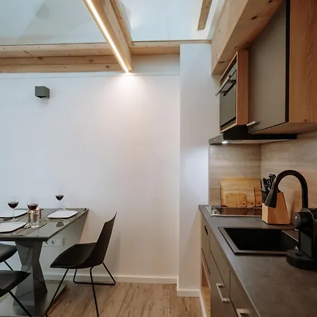 Modern Elegance Lofts - Wohnen Auf Zwei Ebenen アパート